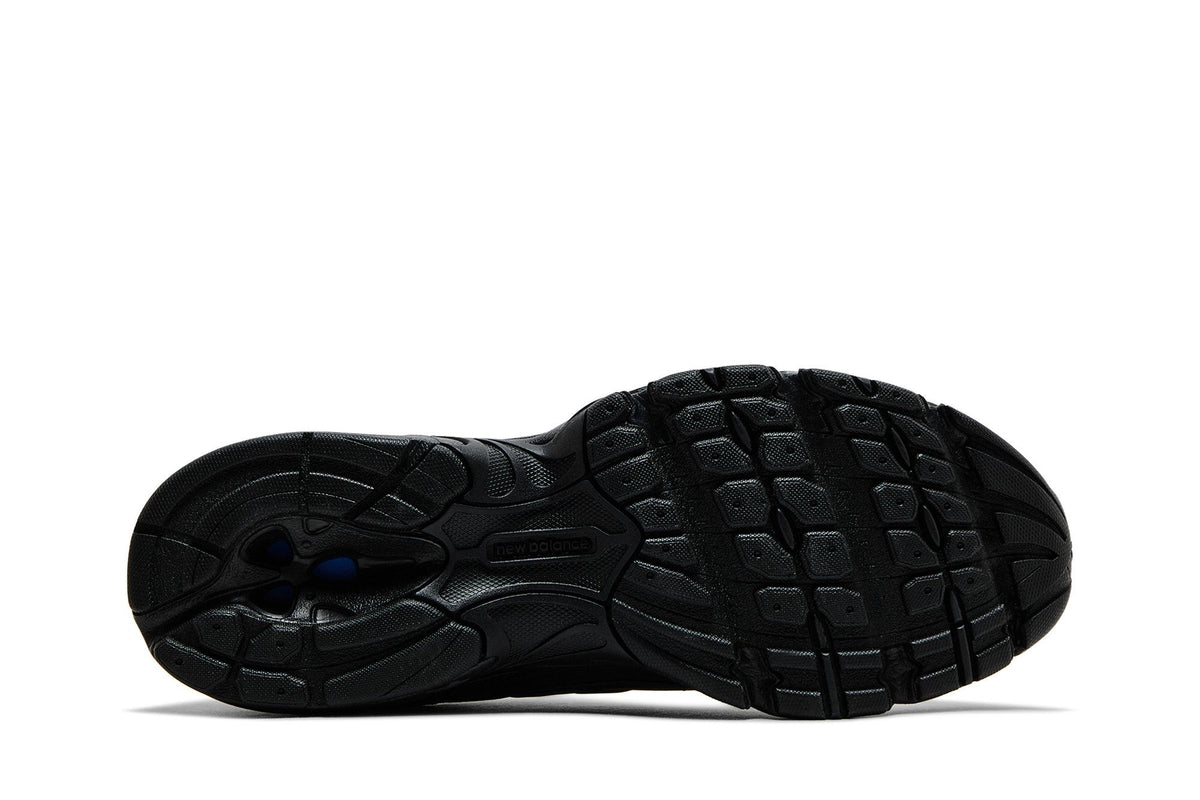 New Balance 740 Triple Black