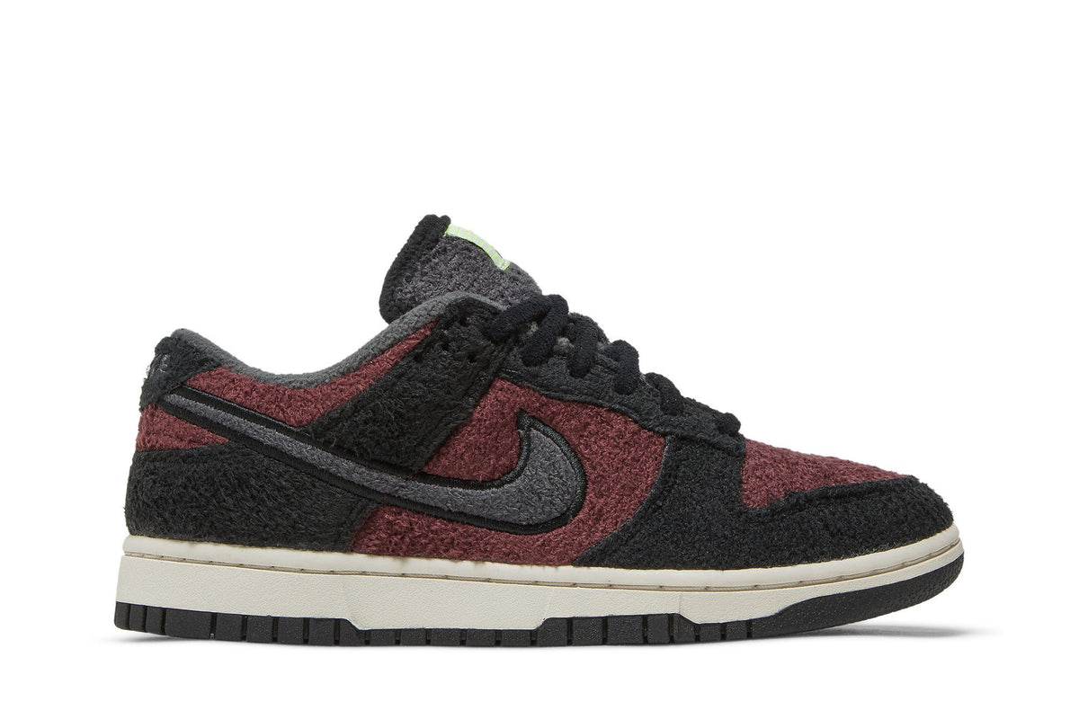 Nike Dunk Low SE Fleece Burgundy Crush