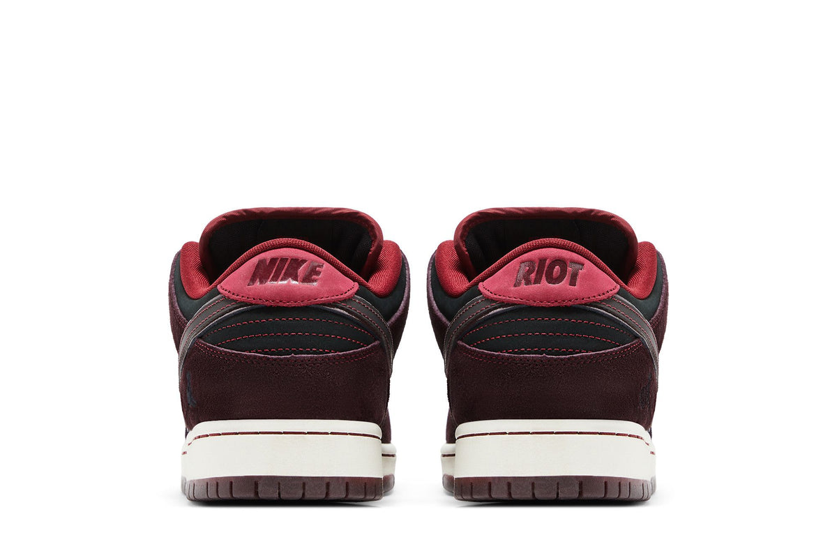 Nike SB Dunk Low Riot Skateshop