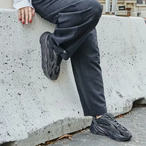 Adidas Yeezy 700 V2 Vanta - FU6684 / FU6695