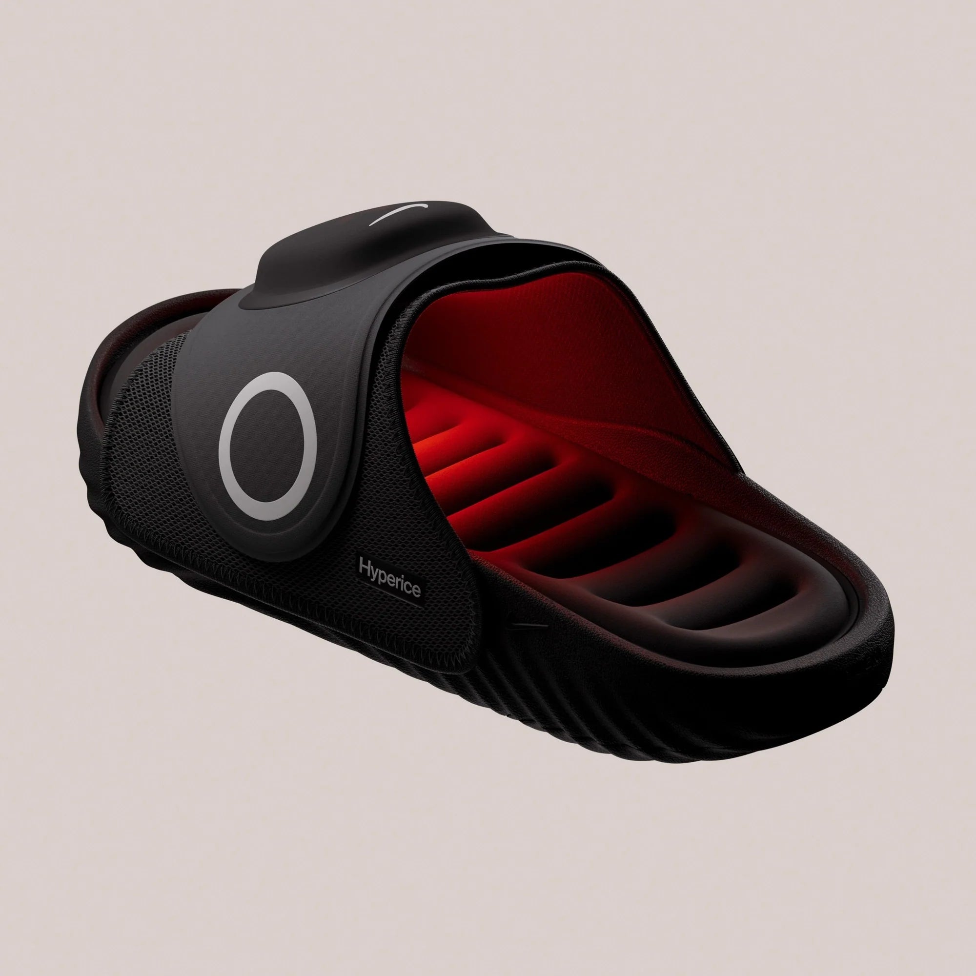 Nike Air Zoom Hyperslide noire, module chauffant Hyperice allume