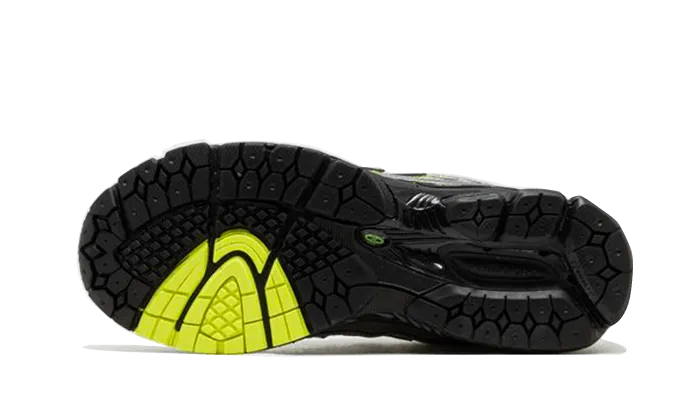 New Balance 1906R Volt Black - M1906RCG