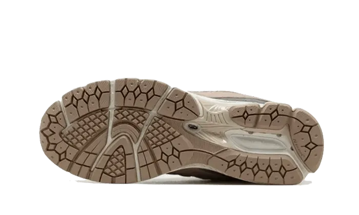 New Balance 2002R Driftwood Sandstone - M2002RSI