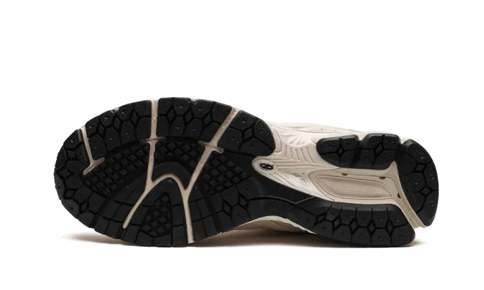 New Balance 2002R Light Bone Aluminium - ML2002RE