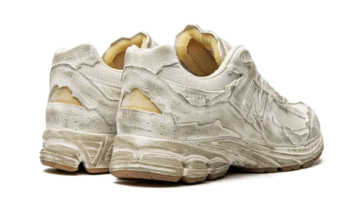 New Balance 2002R Protection Pack Distressed - M2002RDG