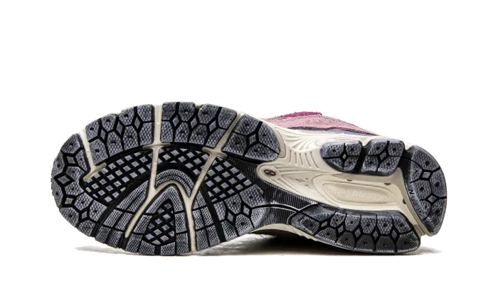 New Balance 2002R Protection Pack Pink - M2002RDH