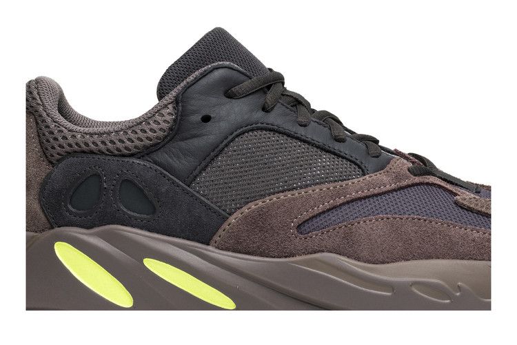 Adidas Yeezy 700 Mauve