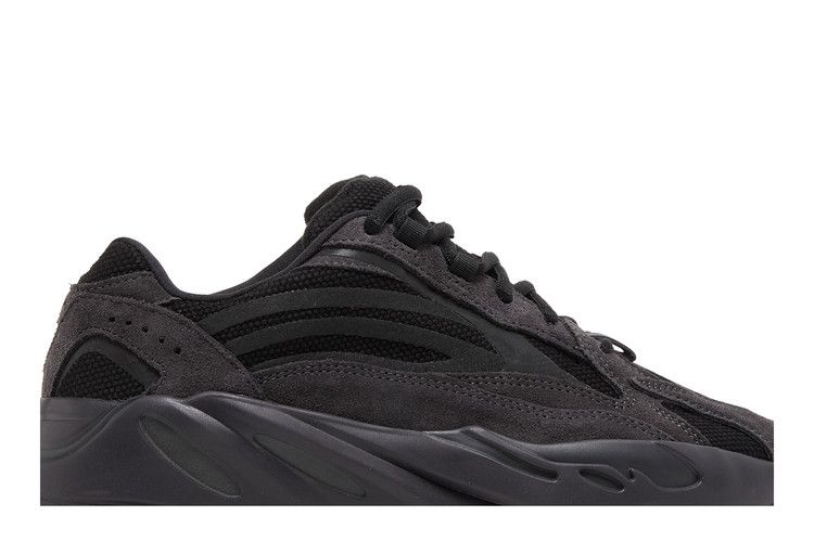 Adidas Yeezy 700 V2 Vanta