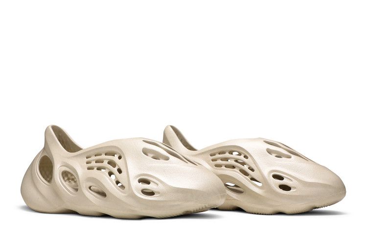 Adidas Yeezy Foam RNNR Sand