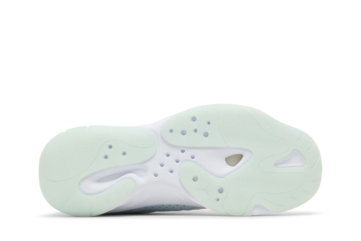 Air Jordan 11 CMFT Low Igloo