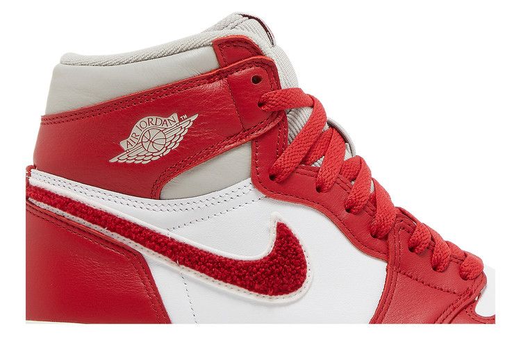 Air Jordan 1 High OG Varsity Red (Chenille)