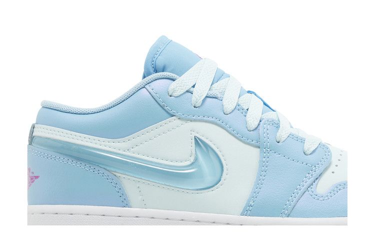 Air Jordan 1 Low SE Aquarius Blue
