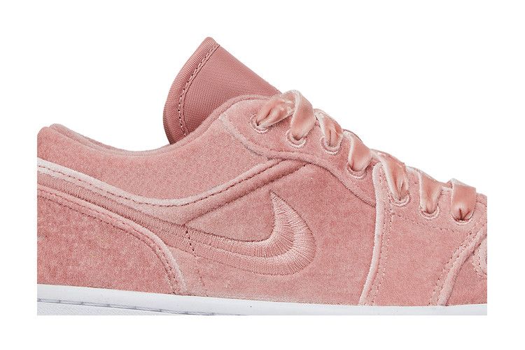 Air Jordan 1 Low SE Pink Velvet
