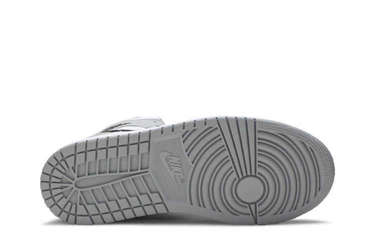 Air Jordan 1 Mid Light Smoke Grey