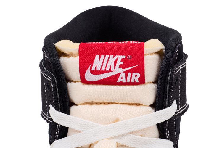 Air Jordan 1 Retro High OG Flight Club