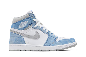 Jordan 1 High Hyper Royal en daim bleu ciel délavé et cuir gris