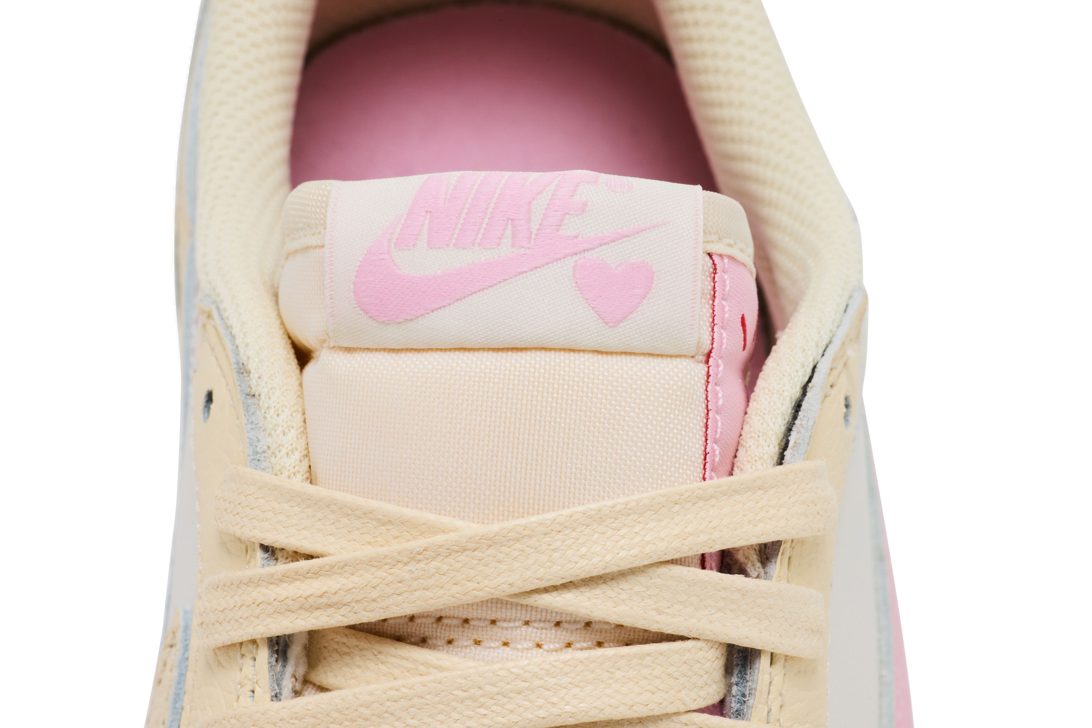 Air Jordan 1 Retro Low OG SP Travis Scott Shy Pink