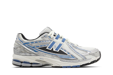 New Balance 1906R Silver Blue, blanche et argent avec bleu