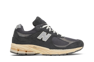 New Balance 2002R Black Dark Grey, gris anthracite, semelle beige