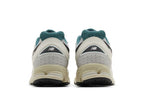New Balance 2002R Sea Salt Vintage Teal