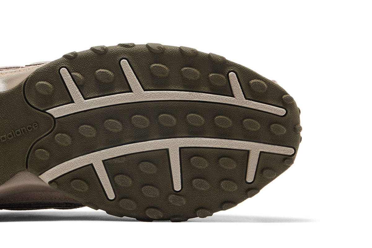 New Balance 204L Mushroom Arid Stone