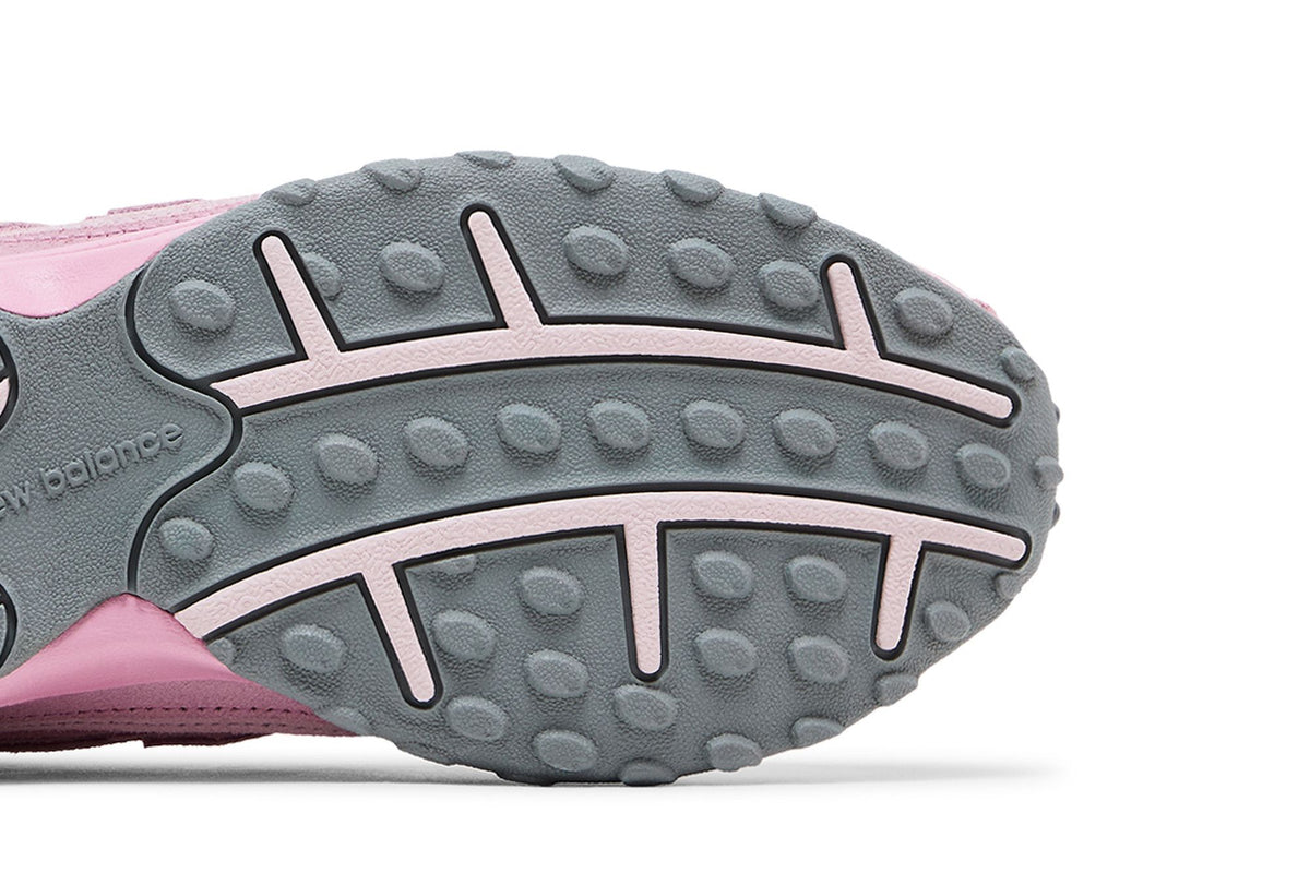 New Balance 204L Pastel Pink