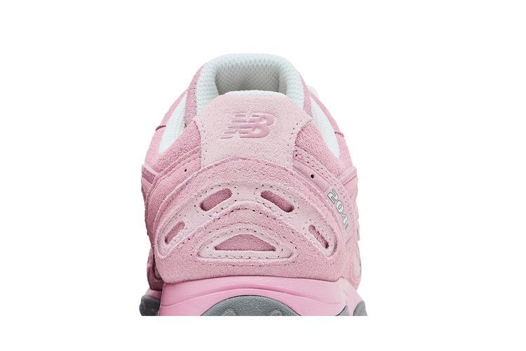 New Balance 204L Pastel Pink