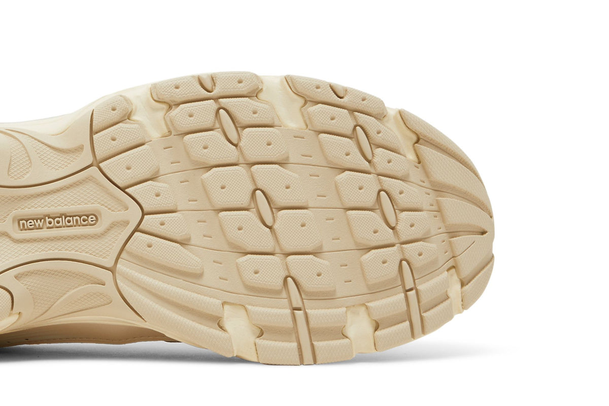 New Balance 530 Beige Angora