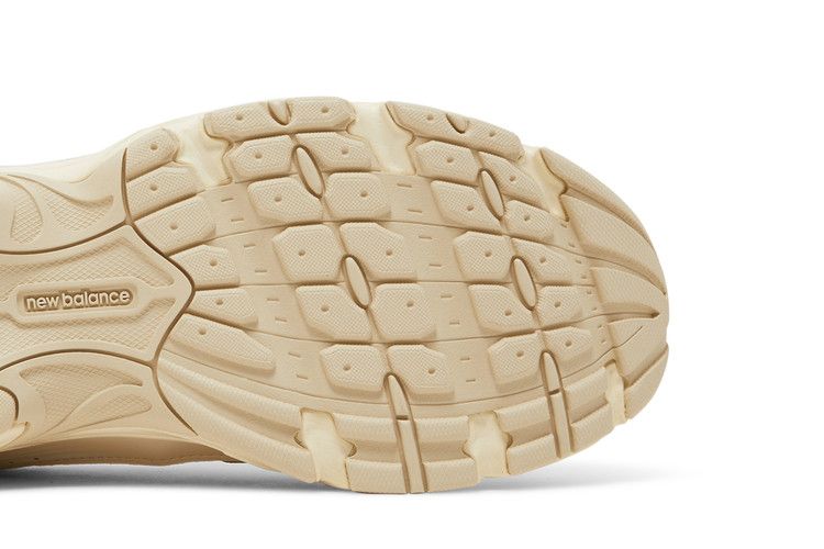New Balance 530 Beige Angora