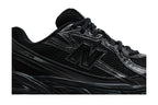 New Balance 740 Triple Black