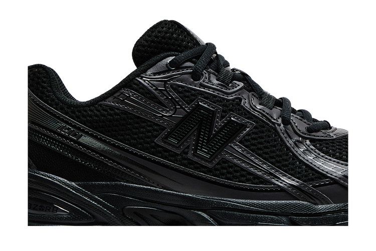 New Balance 740 Triple Black