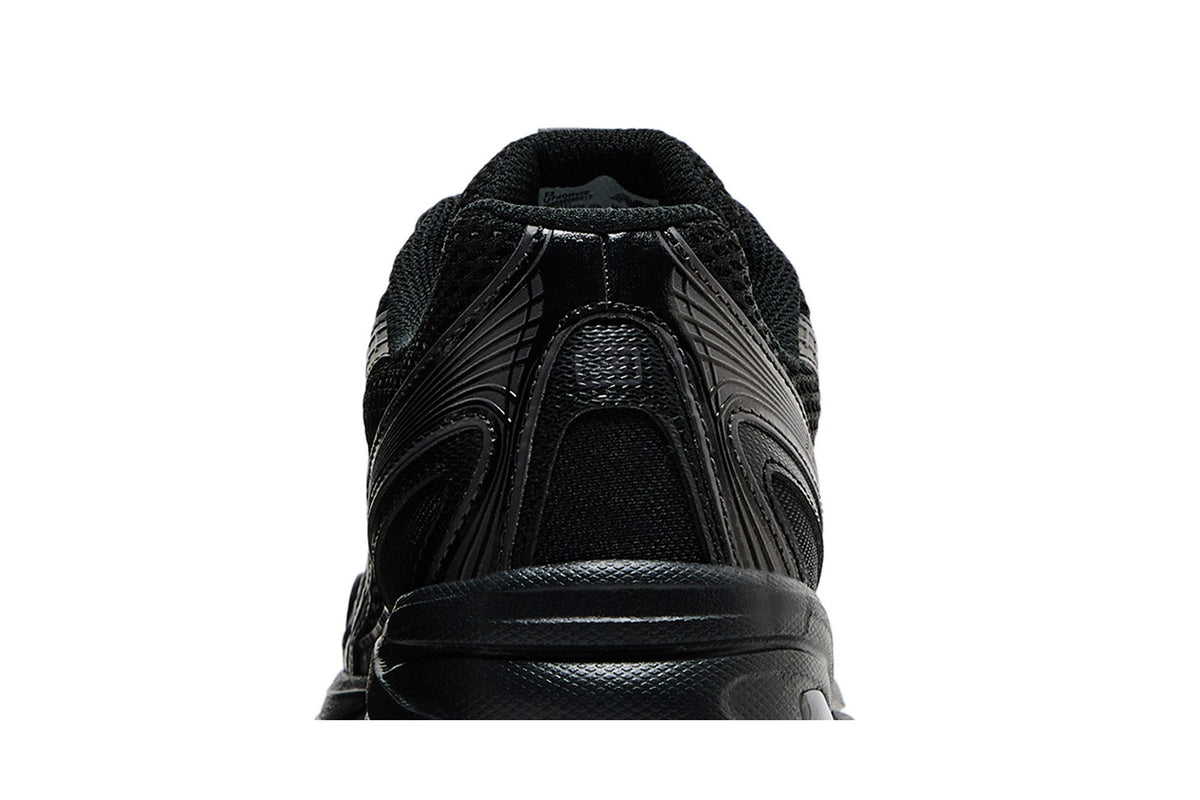 New Balance 740 Triple Black
