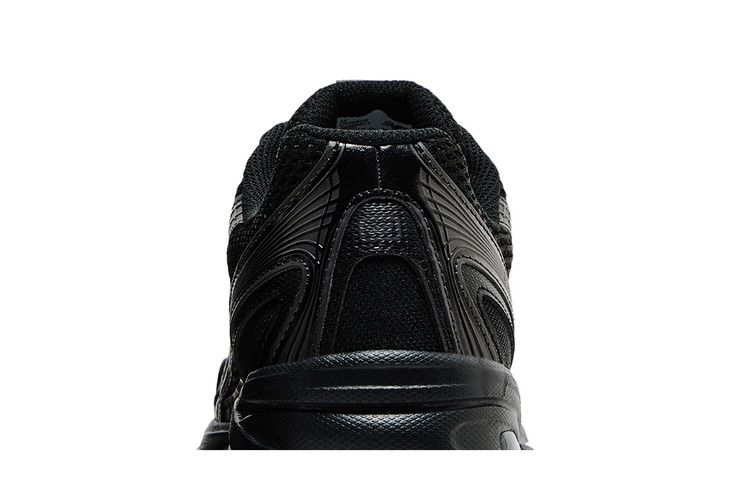 New Balance 740 Triple Black