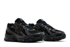 New Balance 740 Triple Black