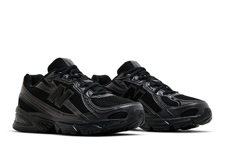 New Balance 740 Triple Black