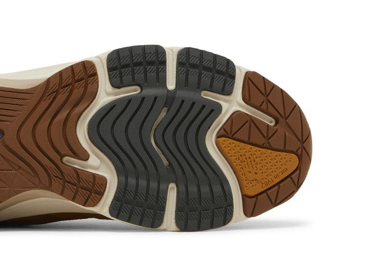New Balance 990 V6 Carhartt WIP Sculpture Center