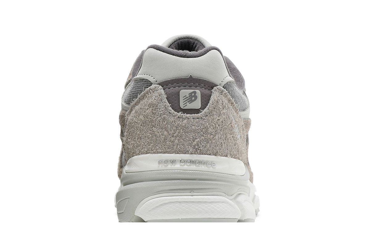 New Balance 990 v3 Levi's Elephant Skin