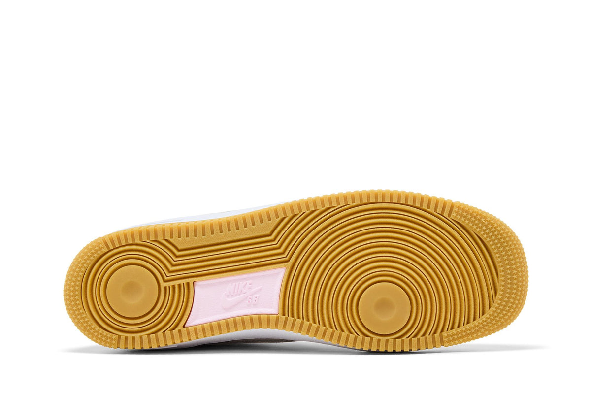 Nike SB Air Force 1 Light Orewood Brown Pink - Détail talon rose Pink Foam