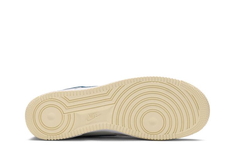 Nike Air Force 1 Low Undefeated 5 On It