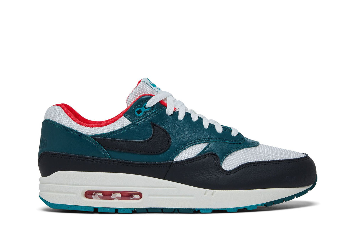 Nike Air Max 1 Liverpool Lebron James