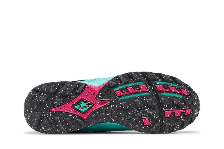 Nike Air Terra Humara Undefeated Light Menta