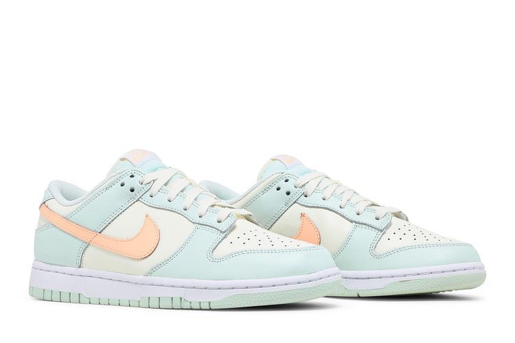 Nike Dunk Low Barely Green