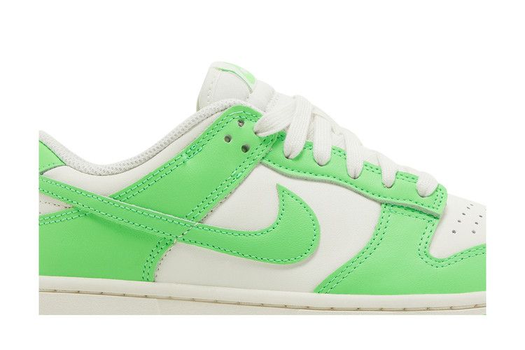 Nike Dunk Low Green Strike