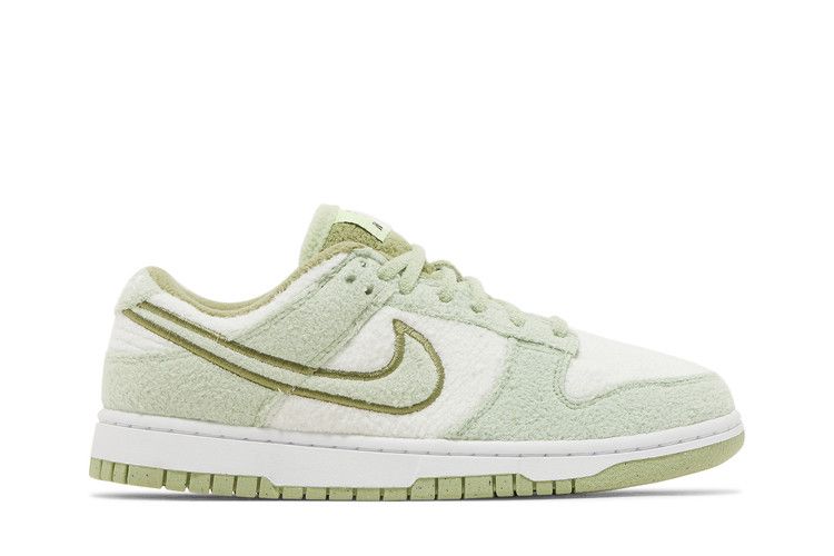 Nike Dunk Low SE Fleece Green