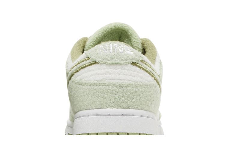 Nike Dunk Low SE Fleece Green