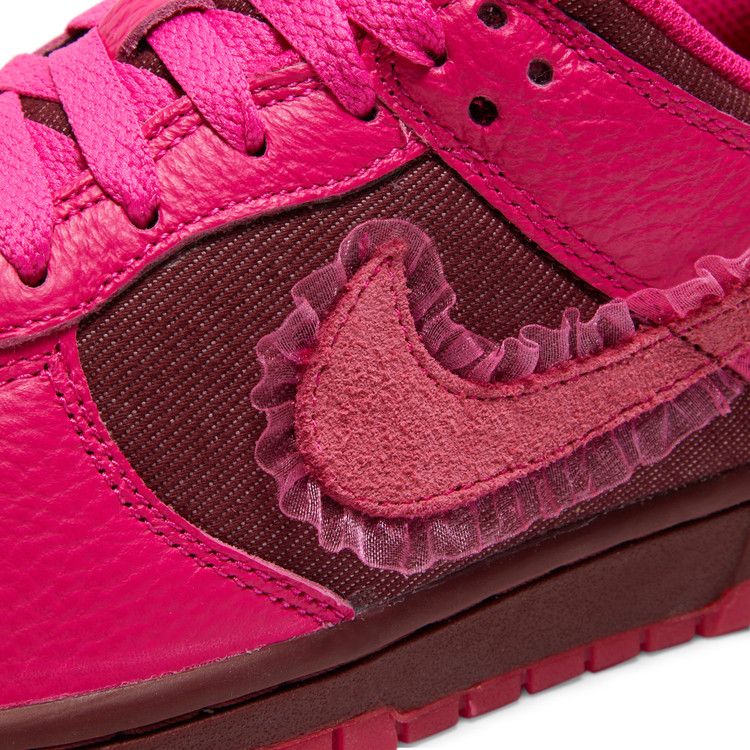 Nike Dunk Low Valentines Day (2022)