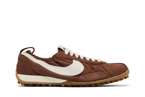 Nike Moon Shoe Jacquemus Fauna Brown marron avec Swoosh crème