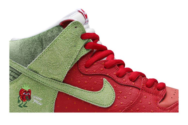 Nike SB Dunk High Pro QS Strawberry Cough