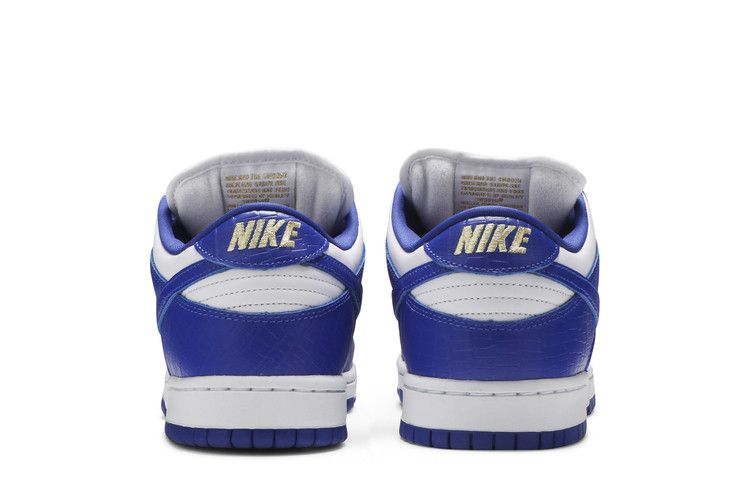 Nike SB Dunk Low Supreme Hyper Royal