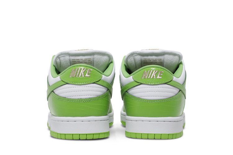 Nike SB Dunk Low Supreme Stars Mean Green (2021)